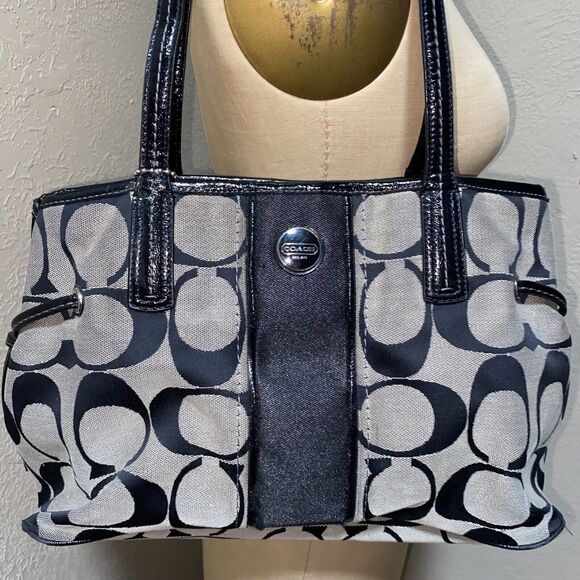 Coach Signature Logo Carryall - Picture 2 of 11